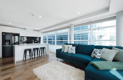 Te Aro Apartment | Luxury 2 Bedroom at the Pinnacles on Victoria St