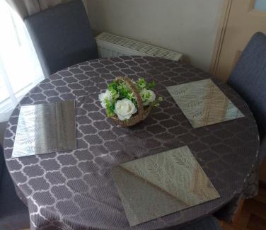St George Resort | Luxury 2 bedroom caravan with large decking Close to beach