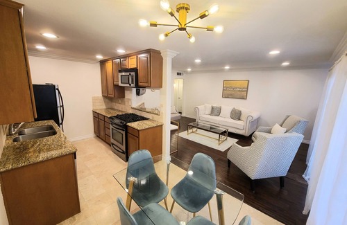 Studio City Condo | Luxury 2-Bedroom Condo in Studio City