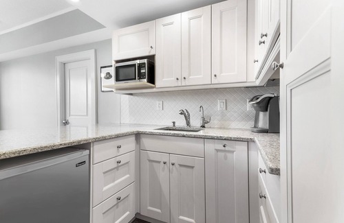 Palm Beach - West Palm Beach Apartment | Luxury 2 bedroom condo on Palm Beach Island!