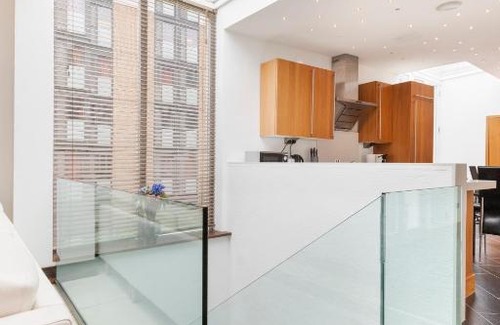 Knightsbridge and Belgravia Apartment | Luxury 2 bedroom Mews House in Knightsbridge