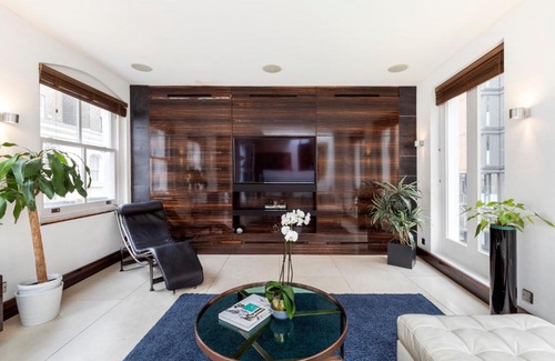 Knightsbridge and Belgravia Apartment | Luxury 2 bedroom Mews House in Knightsbridge