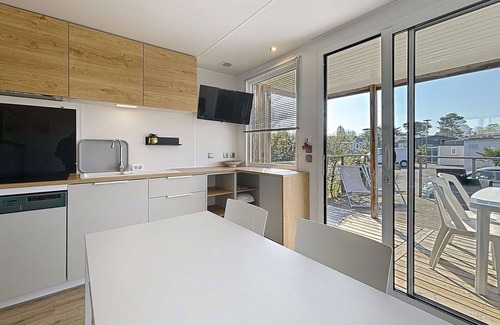 Jullouville-les-Pins House | Luxury 2-Bedroom Mobile Home with Heated Pool, Gym & Near Beach in Jullouville