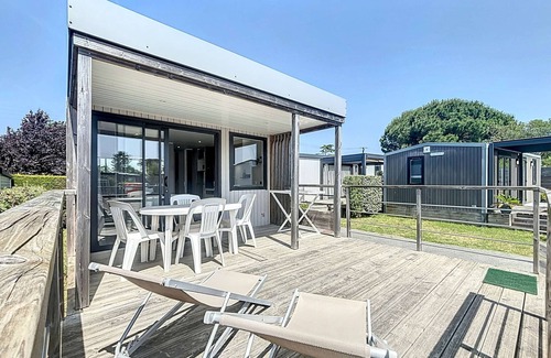 Jullouville-les-Pins House | Luxury 2-Bedroom Mobile Home with Heated Pool, Near Beach, Parking, and Wi-Fi