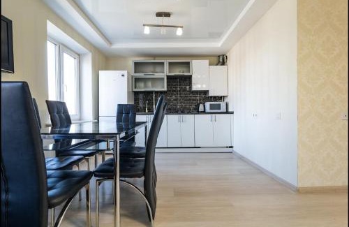 Dnipro Apartment | Luxury 2-bedroom Most City Area, center