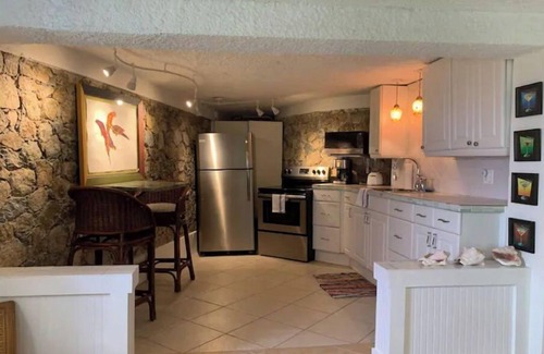 Rosendal House | Luxury 2 Bedroom On-suites, Exceptional Views! "Pictures don't do it justice"