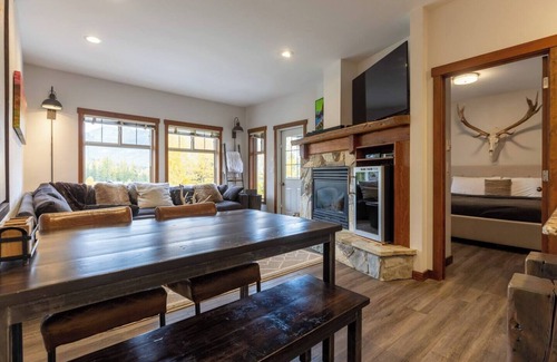 East Kootenay Condo | Luxury 2 Bedrooms Right On The Slopes