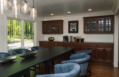 Mentone House | Luxury 2 BR Home w/Hot Tub & Fire Pit on the Edge of Lookout Mountain w/Stunning Views of the Valley