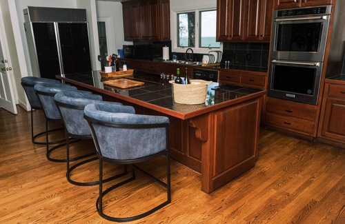 Mentone House | Luxury 2 BR Home w/Hot Tub & Fire Pit on the Edge of Lookout Mountain w/Stunning Views of the Valley