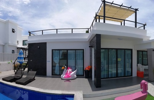 Hua Hin House | Luxury 2 BR villa with ensuite bathroom