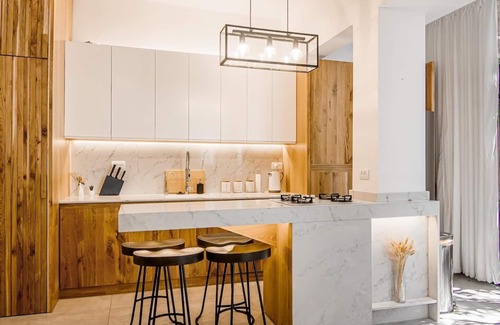 Tel Aviv City Center Apartment | Luxury 2bd/2bth Apartment w/Private Garden
