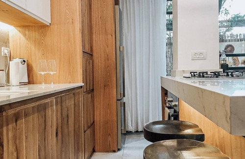 Tel Aviv City Center Apartment | Luxury 2bd/2bth Apartment w/Private Garden