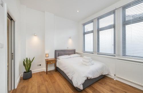 Elephant and Castle Apartment | Luxury 2BedRoom and 2BathRoom Flat With Patio Central London!