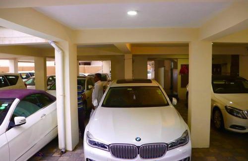 Kolkata Apartment | Luxury 2BHK, 10 mins from Acropolis Mall Kasba