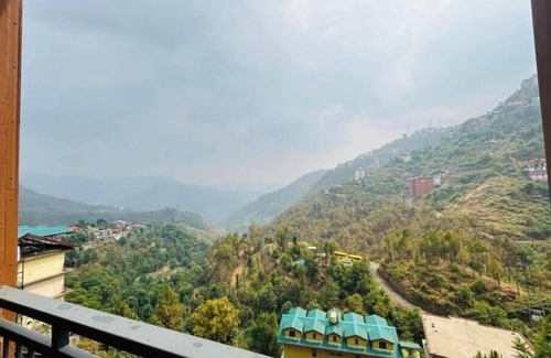 Shimla Condo | Luxury 2BHK Apartment White Breeze -flexigo Stays