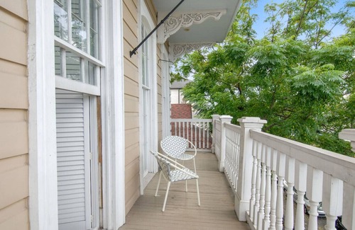 Faubourg Lafayette Condo | Luxury 2BR/2BA Condo-Steps to St Charles Av/CBD/FQ