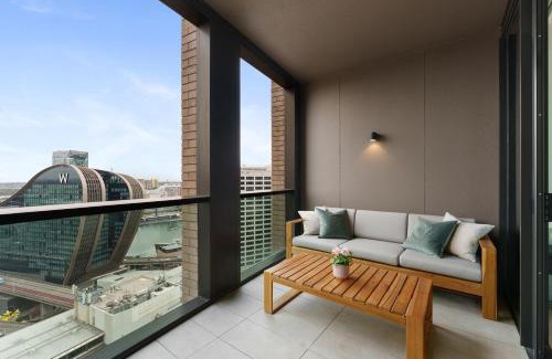 Darling Harbour Apartment | Luxury 2BR 2BA, Harbour Views & Parking - 5 Min Walk to Town Hall & Darling Harbour