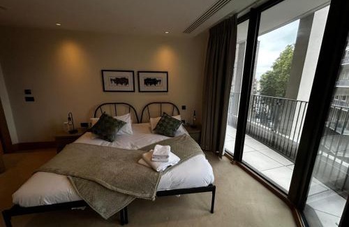 Vincent Square Apartment | Luxury 2BR Apt at C House Near Buckingham Palace