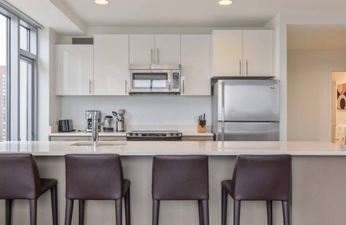 East Cambridge Apartment | Luxury 2BR Apt Near Kendall Sq with Courtyard
