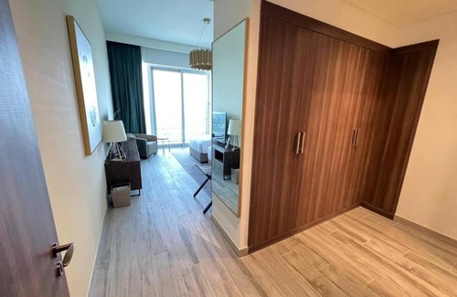 Dubai Media City Apartment | Luxury 2BR Avani Palm View Apt
