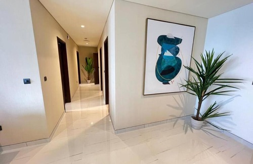 Dubai Media City Apartment | Luxury 2BR Avani Palm View Apt