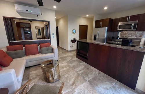 Amapas Condo | Luxury 2BR Condo at Pinnacle in the Romantica Zone