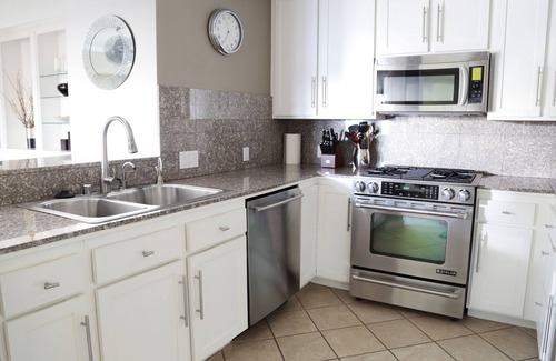 Downtown Seattle Condo | Luxury 2BR Condo in ONLY Waterfront Location Downtown-Steps to Pike Place Market