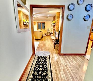 York Regional Municipality Apartment | Luxury 2BR home in Newmarket