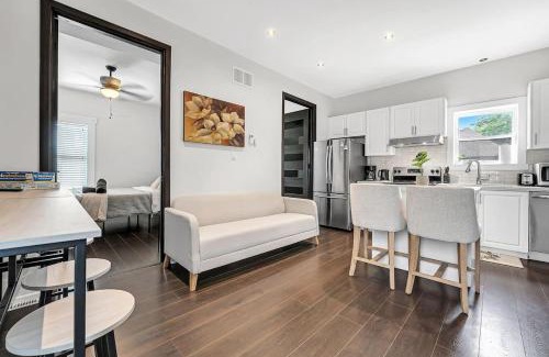 Landsdale House | Luxury 2BR Home Near DT GO Hospitals Waterfalls