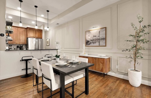 Columbia Heights Apartment | Luxury 2BR & Parking in Heart of DC - Steps to Metro