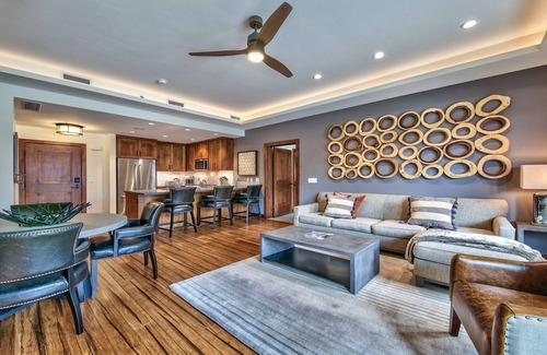 South Lake Tahoe Condo | Luxury 2Br Residence steps from Heavenly Village & Gondola by RedAwning