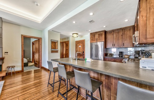 South Lake Tahoe Condo | Luxury 2Br Residence steps from Heavenly Village & Gondola