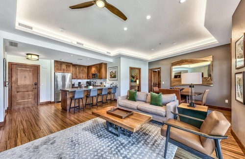 South Lake Tahoe Condo | Luxury 2Br Residence steps from Heavenly Village & Gondola