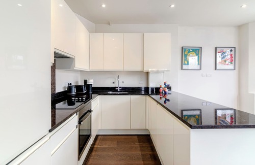 Golders Green Apartment | Luxury 2BR Stay | Heart of London