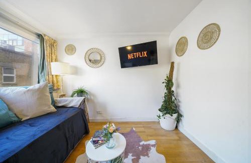 Fitzrovia Apartment | Luxury 2BR - Steps from Oxford Circus & Soho