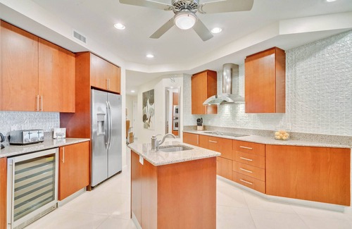 Daytona Beach Condo | Luxury 3/3.5 Direct Ocean Front Condo w/Wow-Factor Sunrises on Private Balcony
