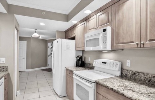 Daytona Beach Shores Condo | Luxury 3 bedrm Oceanview Condo on Daytona Beach Shoreline!