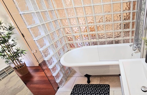 West Hampstead Apartment | Luxury 3-bed apartment in Camden with Netflix. Super close to great attractions