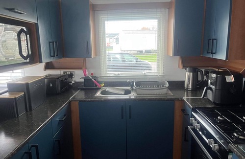 Hunstanton Ski Chalet | Luxury 3 bed Caravan at Manor Park Pets go Free
