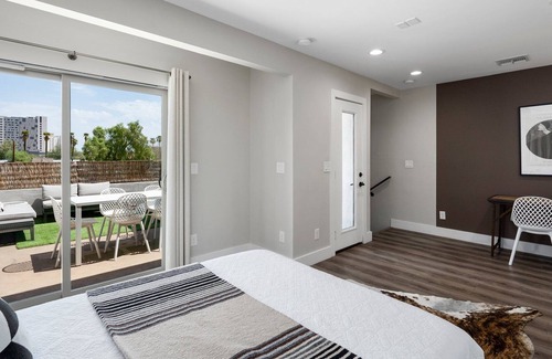 Garfield House | Luxury 3 Bed + Rooftop Patio in the Heart of PHX!