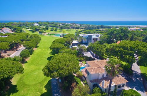 Vale do Lobo Villa | LUXURY 3 BED VILLA - POOL - VALE DO LOBO - OCEAN COURSE - 15 MIN WALK TO BEACH