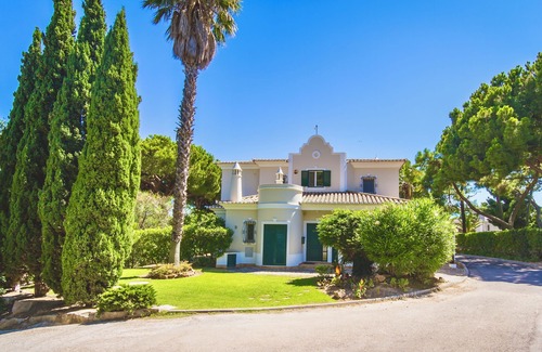 Vale do Lobo Villa | LUXURY 3 BED VILLA - POOL - VALE DO LOBO - OCEAN COURSE - 15 MIN WALK TO BEACH