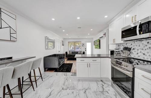 Harbordale House | Luxury 3 bedroom/2 Bathroom Smart home, Las Olas, Fort Lauderdale FL