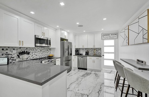 Harbordale House | Luxury 3 bedroom/2 Bathroom Smart home, Las Olas, Fort Lauderdale FL