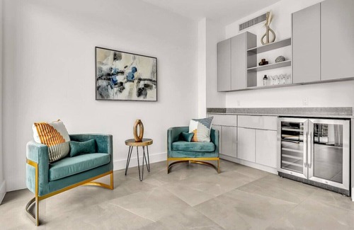 Harbordale Apartment | Luxury 3 Bedrooms APT Brand new, Perfectly located #403
