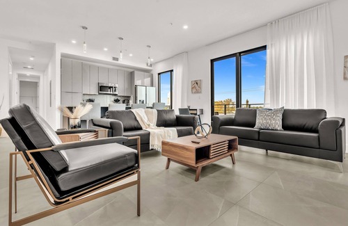 Harbordale Apartment | Luxury 3 Bedrooms APT Brand new, Perfectly located #301