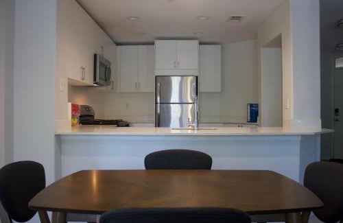 Canyon Country Apartment | Luxury 3 Bedroom Apartment