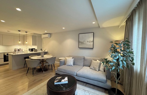 Notting Hill Apartment | Luxury 3 Bedroom Apartment Portobello Road Corner