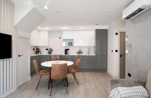 Golders Green Apartment | Luxury 3 Bedroom Flat 5 min to tube station