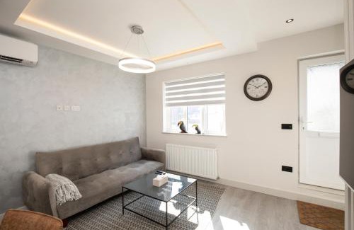 Golders Green Apartment | Luxury 3 Bedroom Flat 5 min to tube station